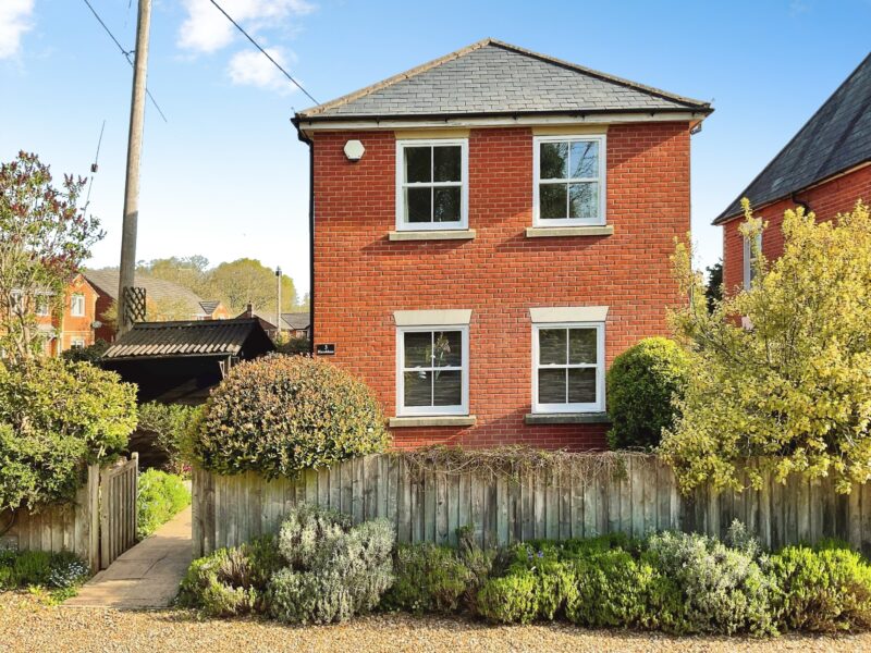 Old Brickyard Road, Sandleheath, SP6