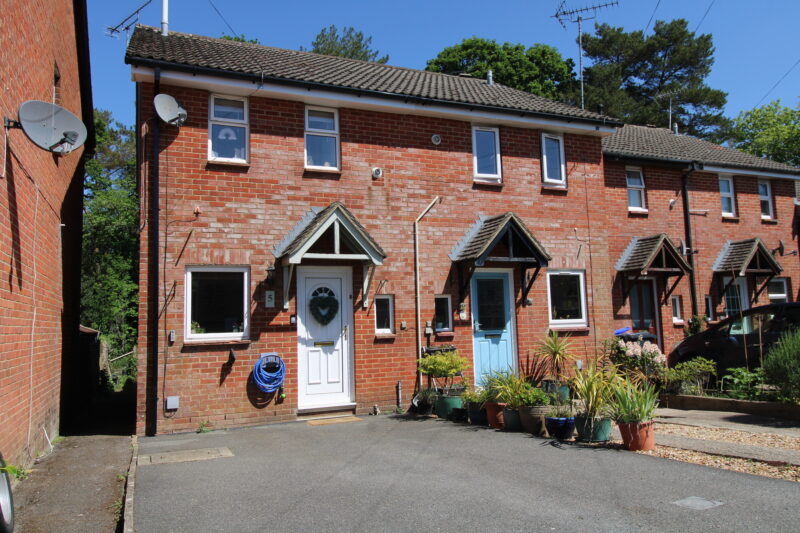 Priory Close, Alderbury, SP5