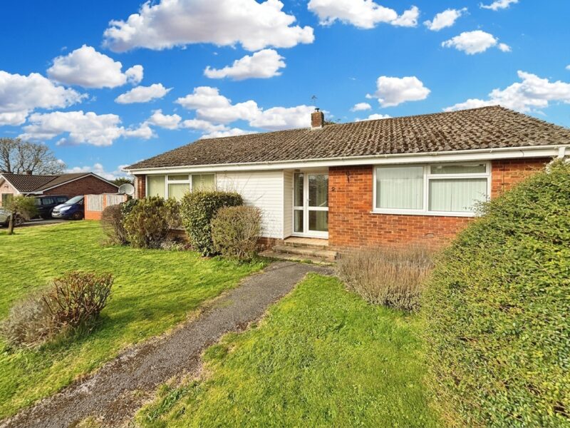 Tinneys Close, Woodfalls, SP5