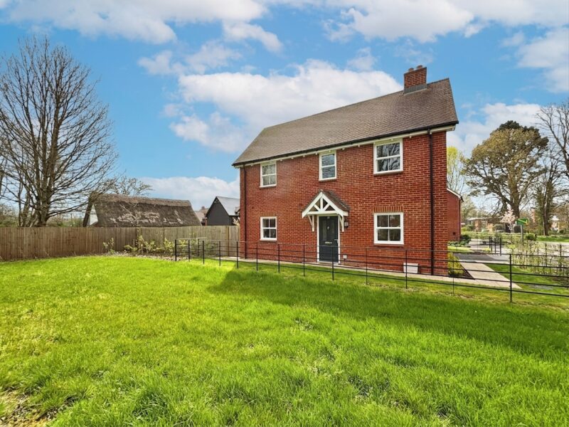 Kingfisher Drive, Burgate, SP6