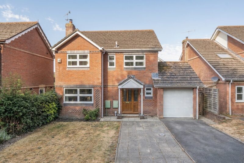 Norton Drive, Ford, SP4